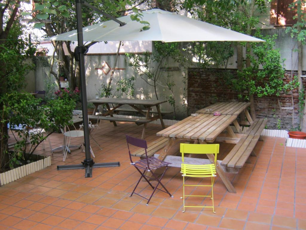 La Petite Auberge De Saint-Sernin Toulouse Exterior photo