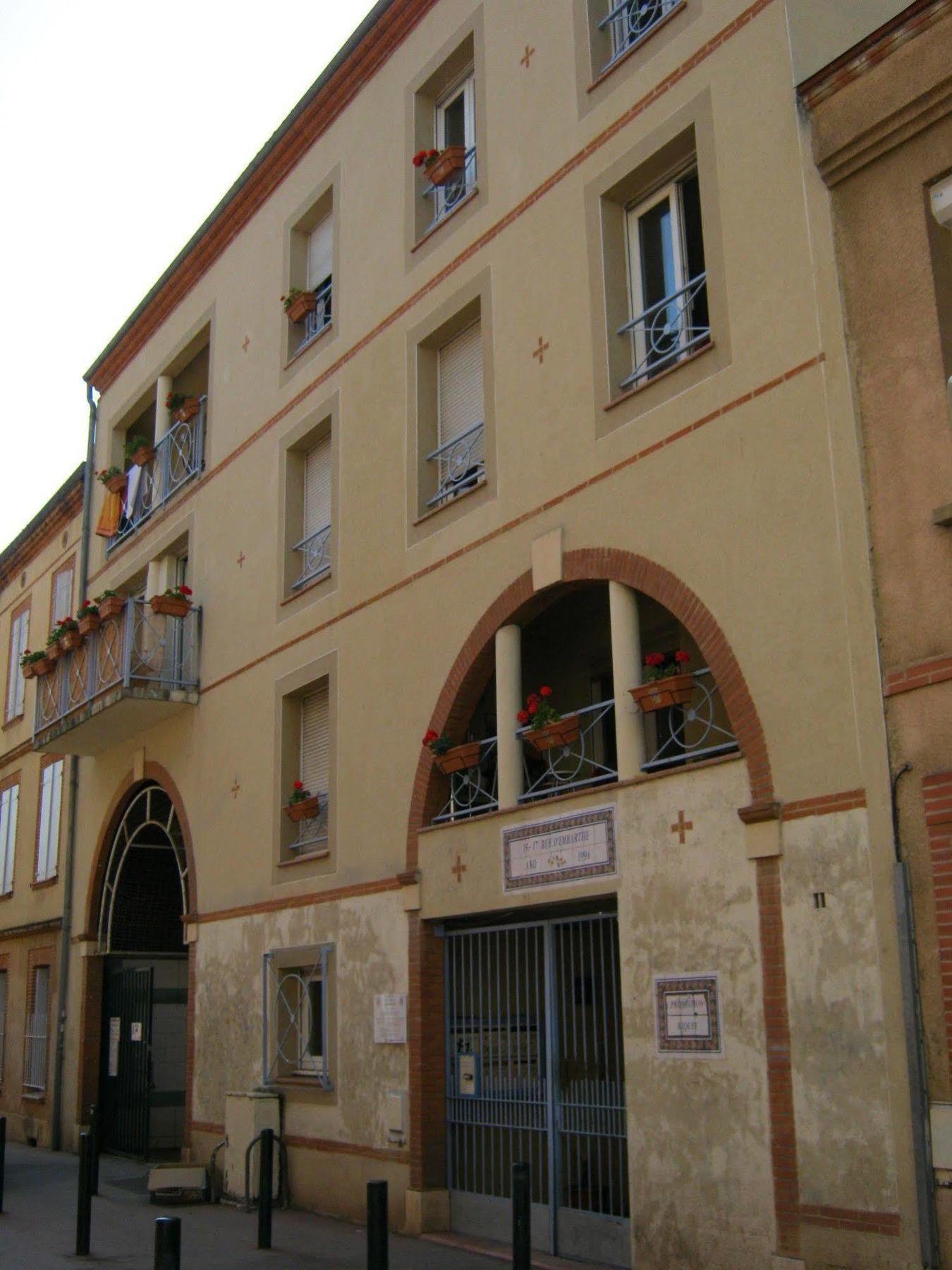La Petite Auberge De Saint-Sernin Toulouse Exterior photo